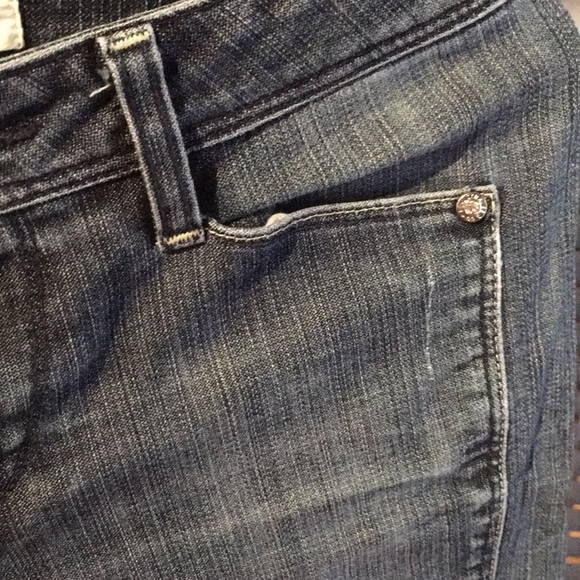 Blue Levi’s jeans - Picture 7 of 7